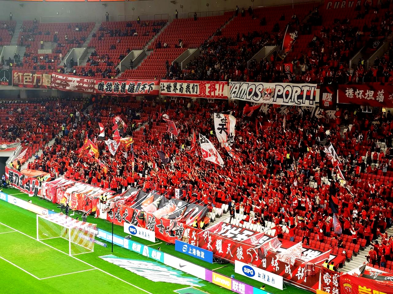 关于上海上港主场告捷，成功守住领头位置的信息