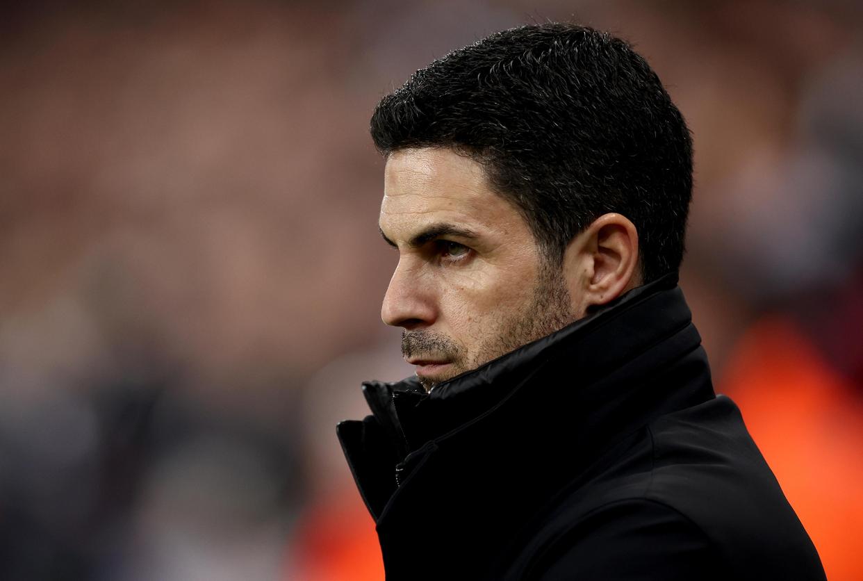 包含阿森纳客场惨败，主帅遭到质疑下课风波不断的词条