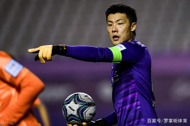 青岛队逆转战胜对手，全队展现出色表现