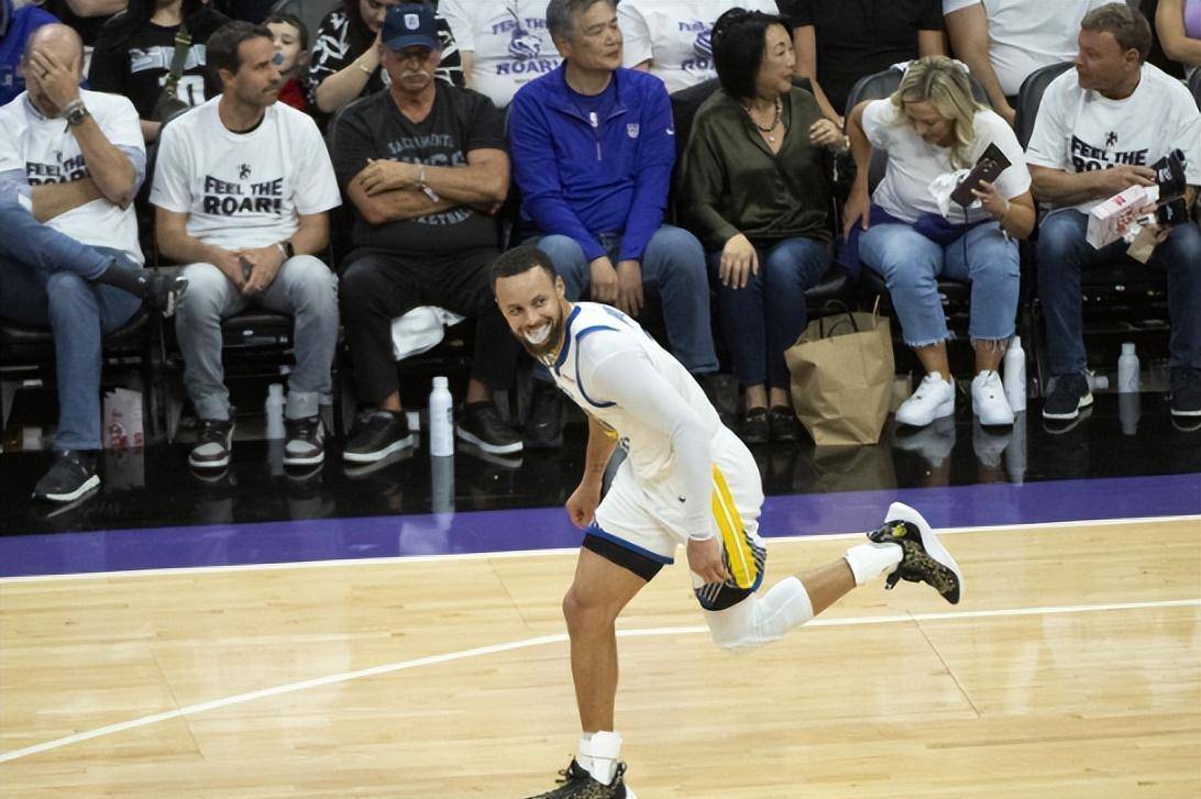 关于大号砍壁枪弹投中，史密斯势不可挡的信息