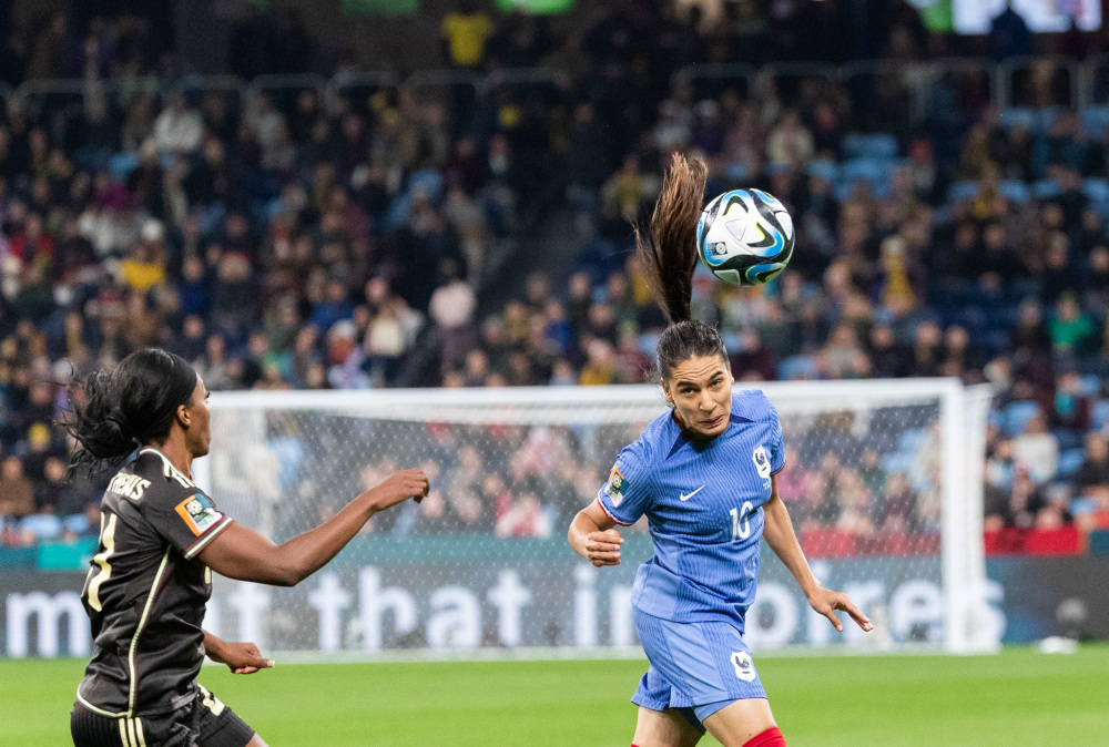 包含女足选手在国际足球场上的绝佳表演吸睛的词条