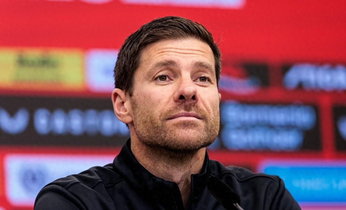 阿隆索赞扬球员间的默契配合的简单介绍