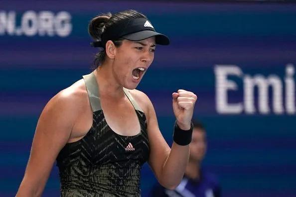  穆古鲁扎爆冷击败曼联，出色防守引爆全场！