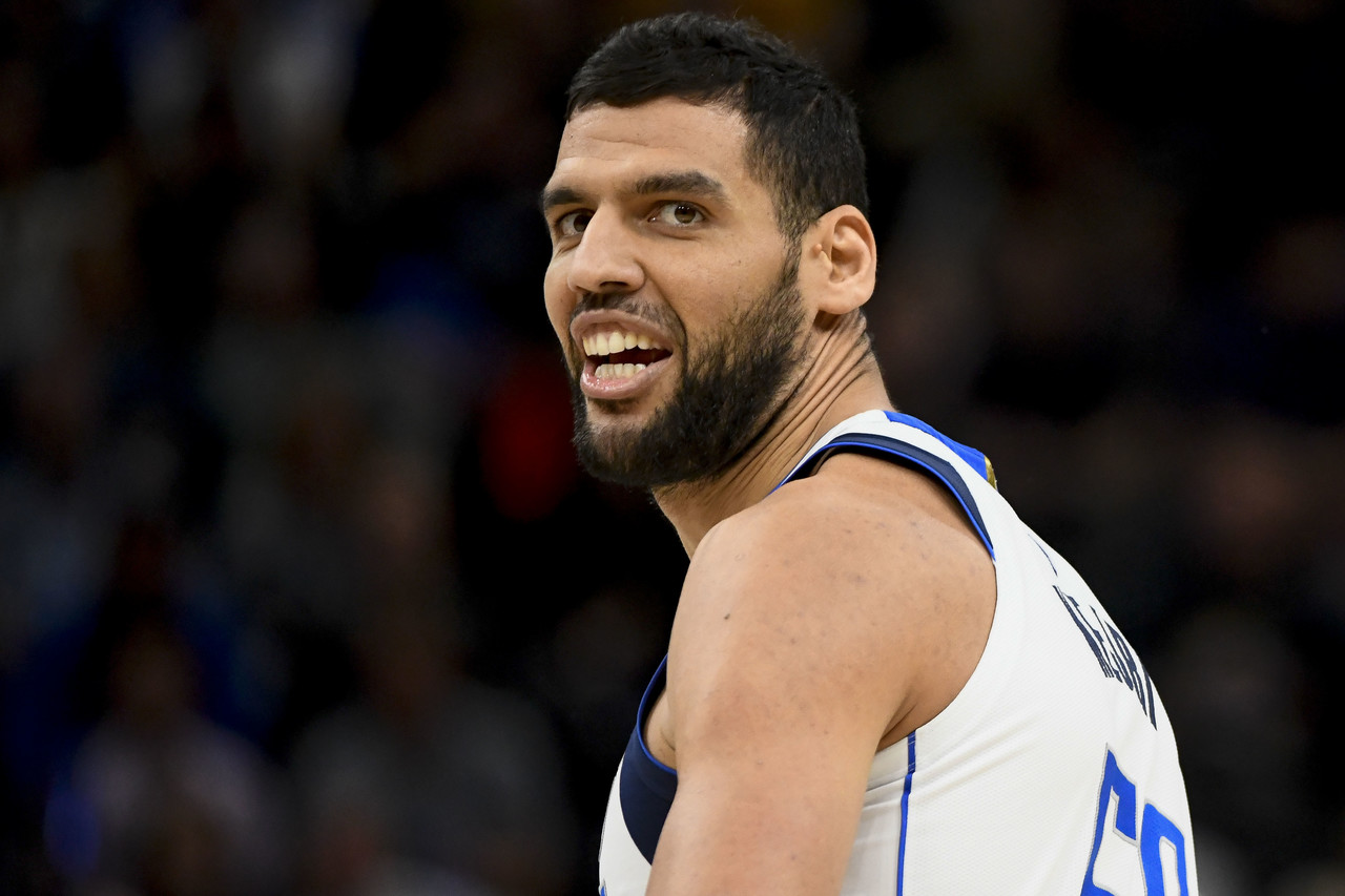  萨拉赫在独行侠比赛中高光表现，比分优势明显引发热议！